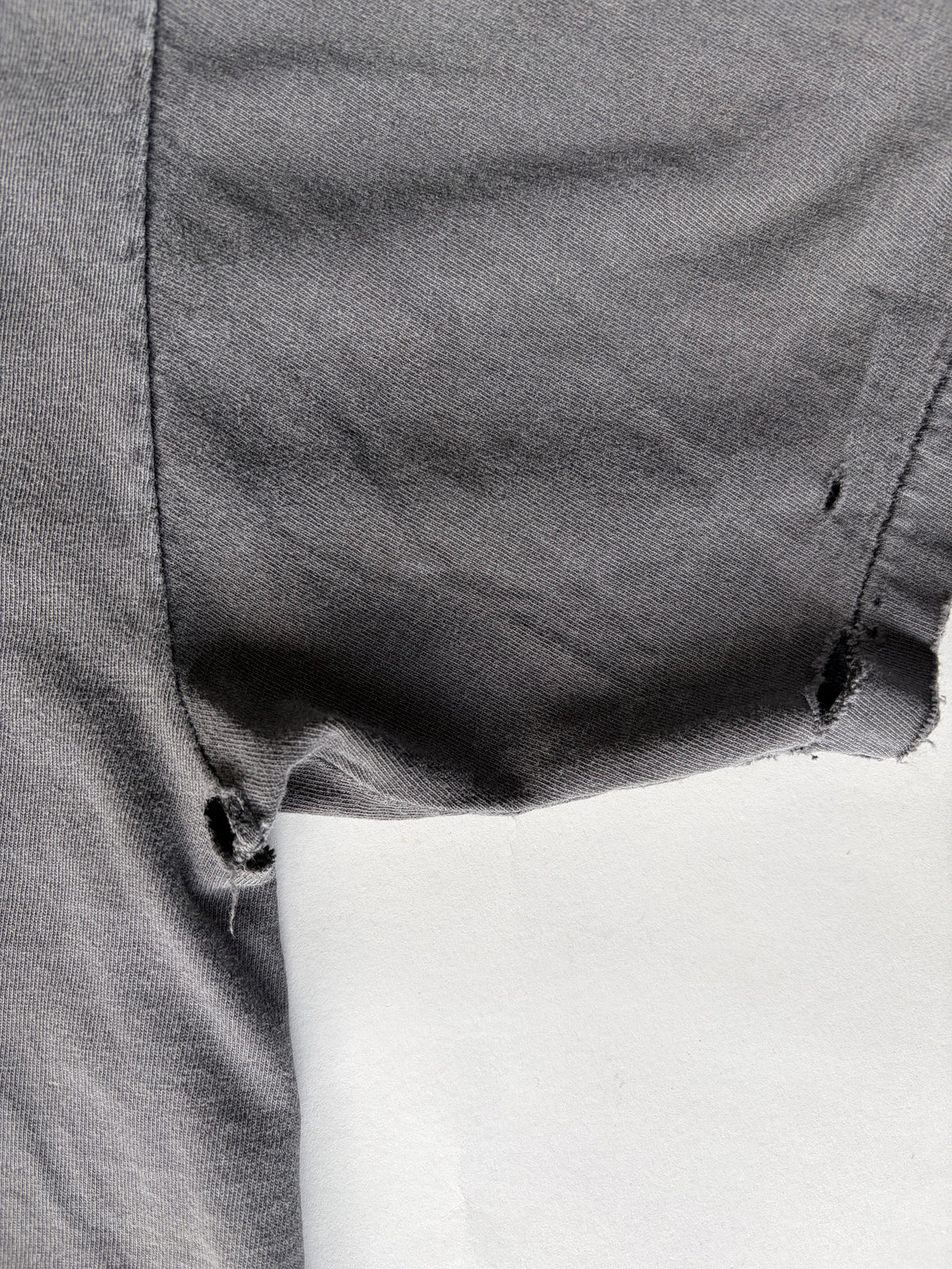 Distressed '98 Wolf Graphic T-Shirt