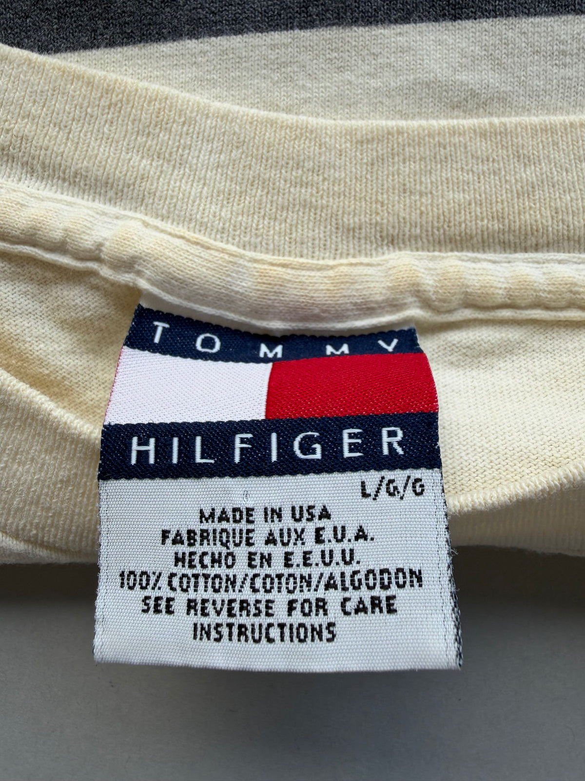 90s Tommy Hilfiger All Over Print Spell Out T-Shirt